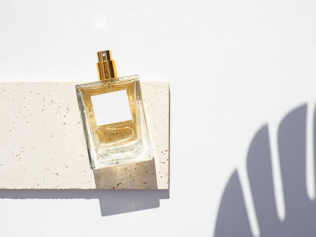 Fragrance labelling laws mean that individual fragrance components don't need to be listed