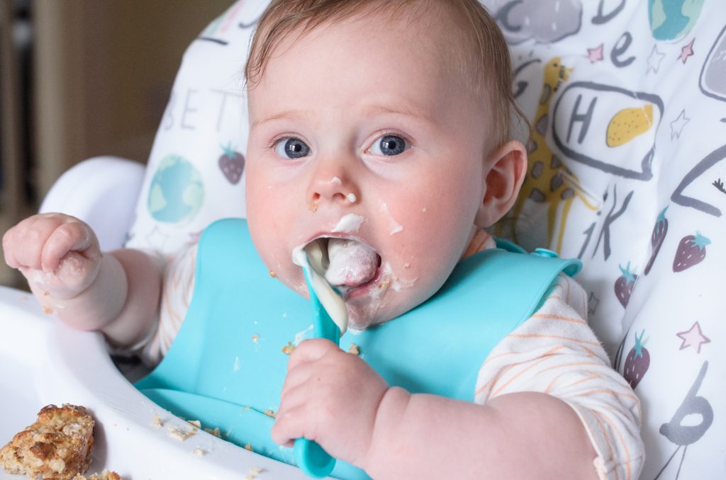 Cara starting baby led weaning with yogurt