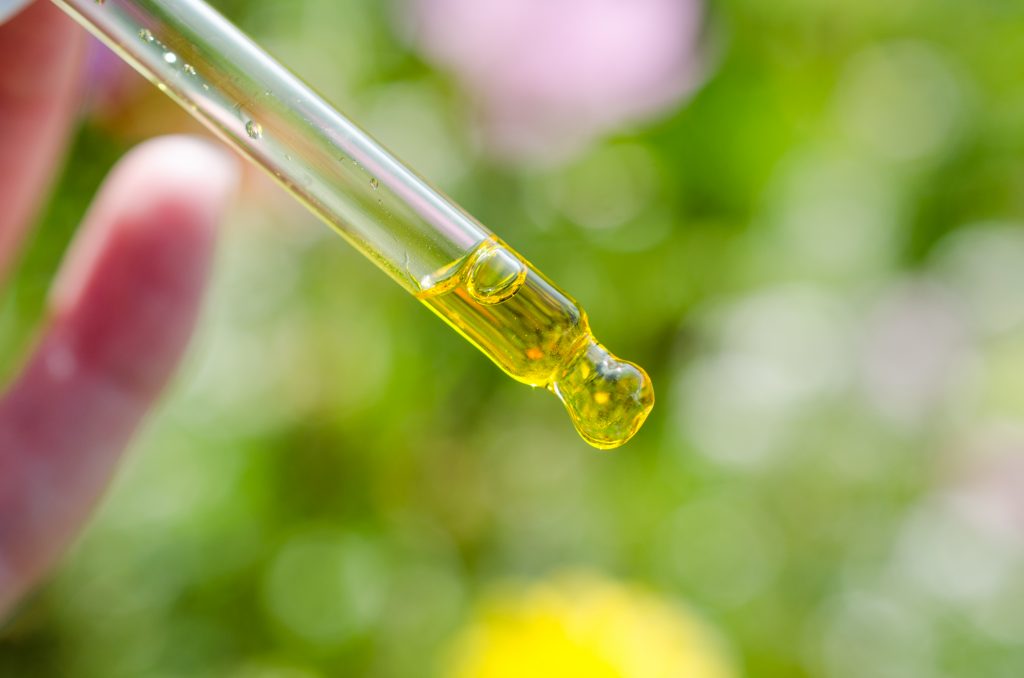 Mean Green Superfood Drops oil texture and colour