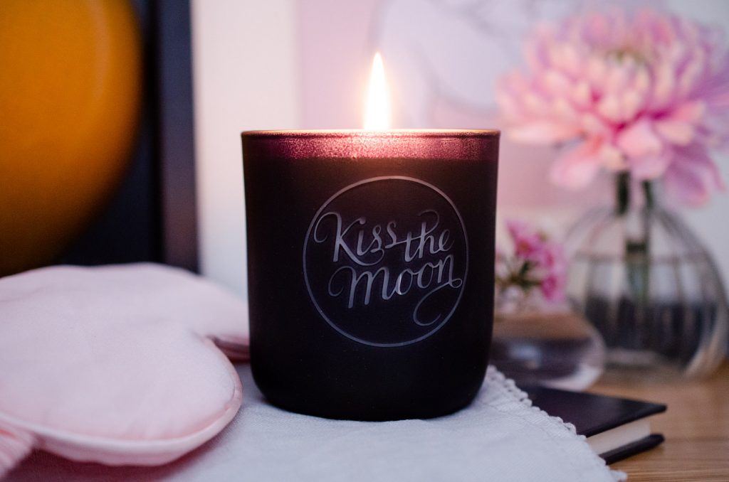 Kiss The Moon Peace Candle