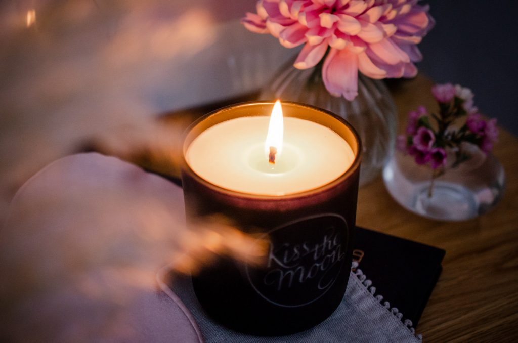Kiss The Moon Candle