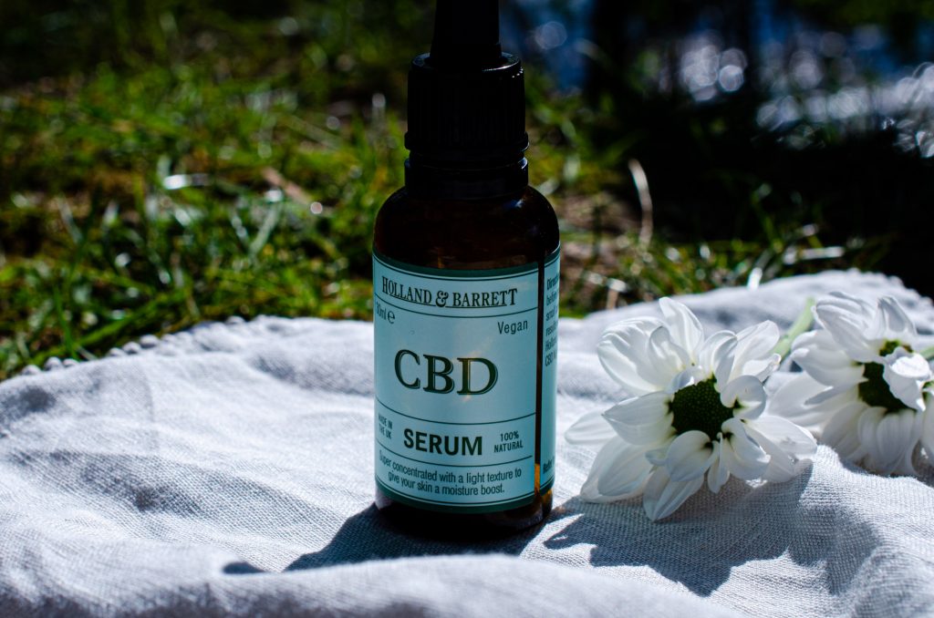 Holland & Barrett CBD Serum