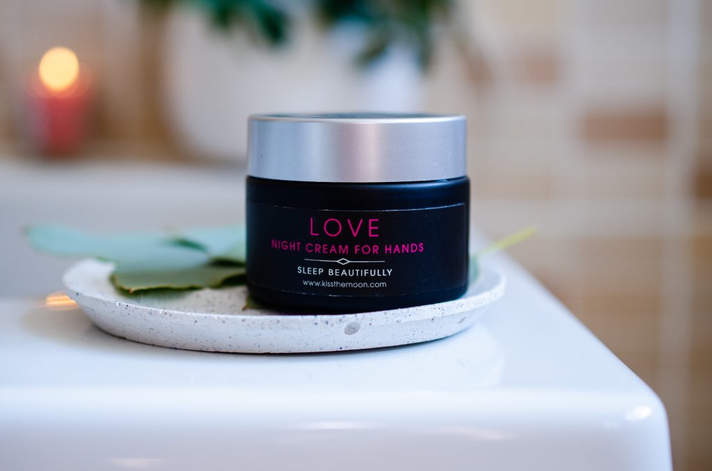 Kiss The Moon Love Night Cream for Hands