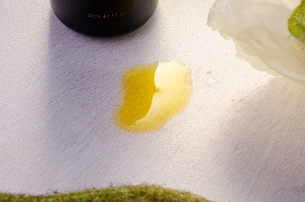 Texture of Poppy's Super Age-Defying Organic Face Oil