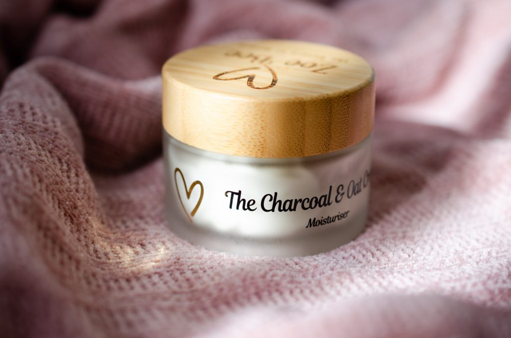 Zoe Bee Charcoal & Oat Moisturiser