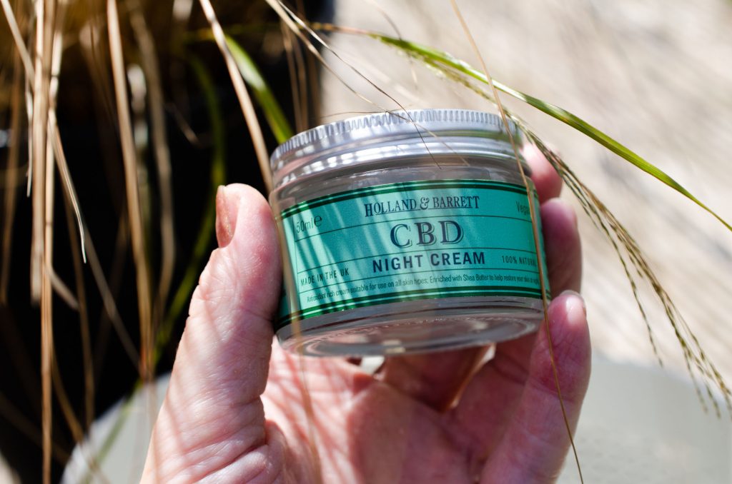 Holland & Barrett CBD Night Cream