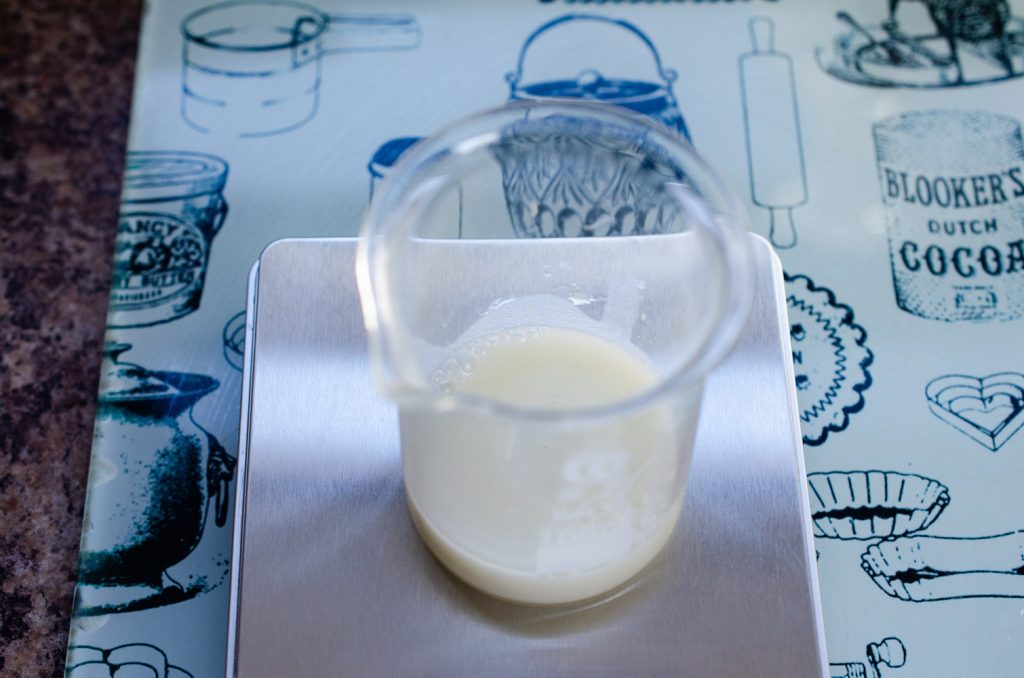 Weigh out the breast milk