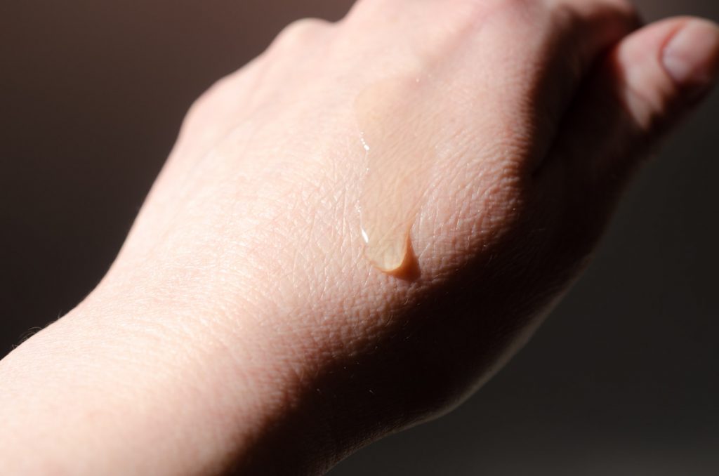 The texture of Zowena Barrier Support Oil