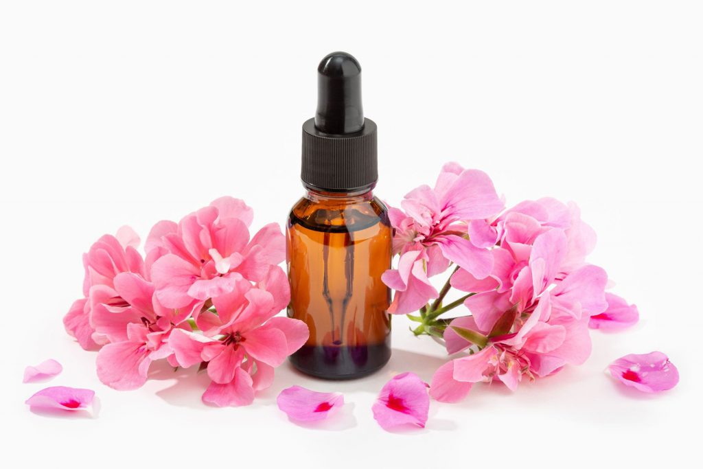 The beauty oil - rose geranium